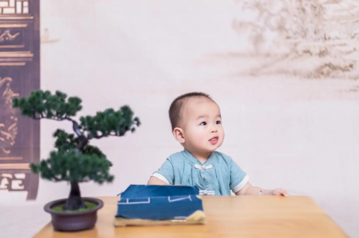 黄骅满月宝宝放屁臭 黄骅满月宝宝放屁臭